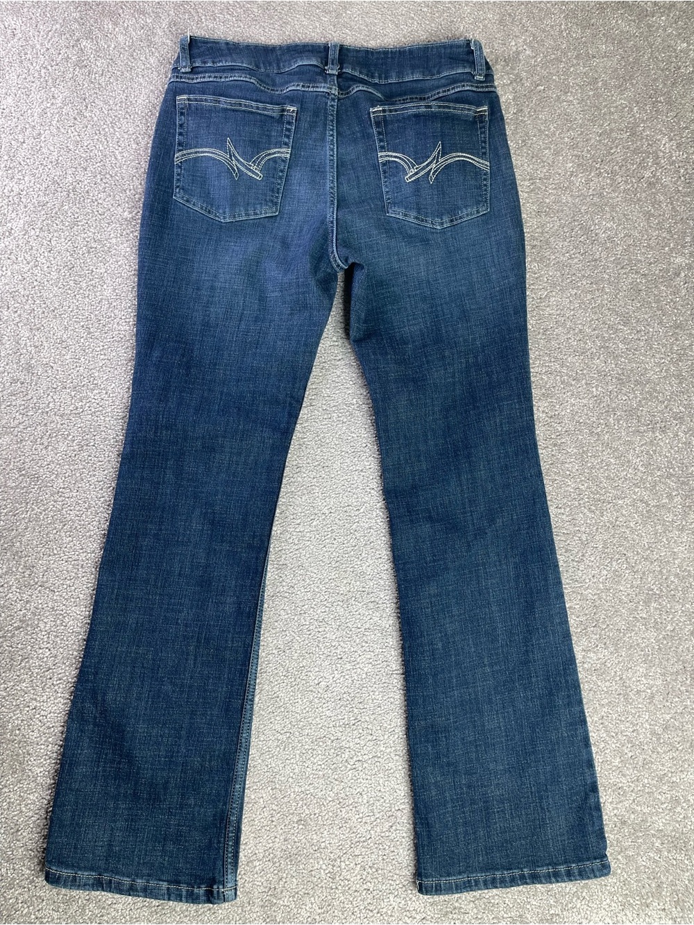 Wrangler Jeans Women’s 11 Blue Boot Cut Low Rise Medium Wash Stretch Western - Picture 2 of 9